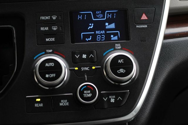 2016 Toyota Sienna ONE OWNER AWD XLE PREMIUM  - 22928294 - 16