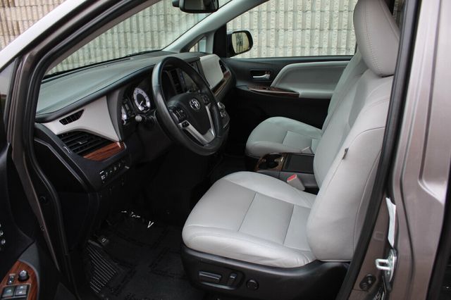 2016 Toyota Sienna ONE OWNER AWD XLE PREMIUM  - 22928294 - 24