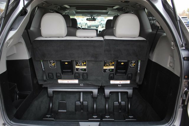 2016 Toyota Sienna ONE OWNER AWD XLE PREMIUM  - 22928294 - 35