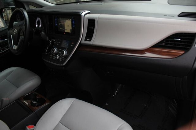 2016 Toyota Sienna ONE OWNER AWD XLE PREMIUM  - 22928294 - 8