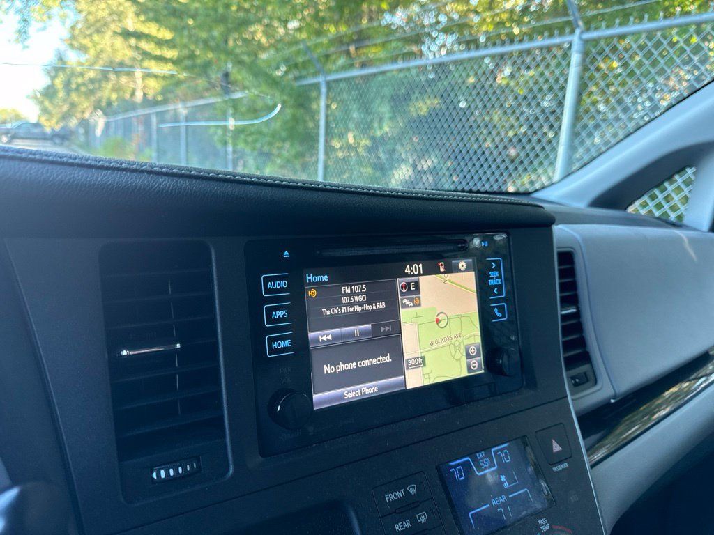 2016 Toyota Sienna XLE - 23096845 - 15