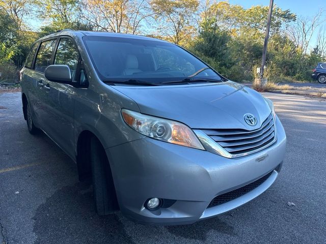 2016 Toyota Sienna XLE - 23096845 - 5