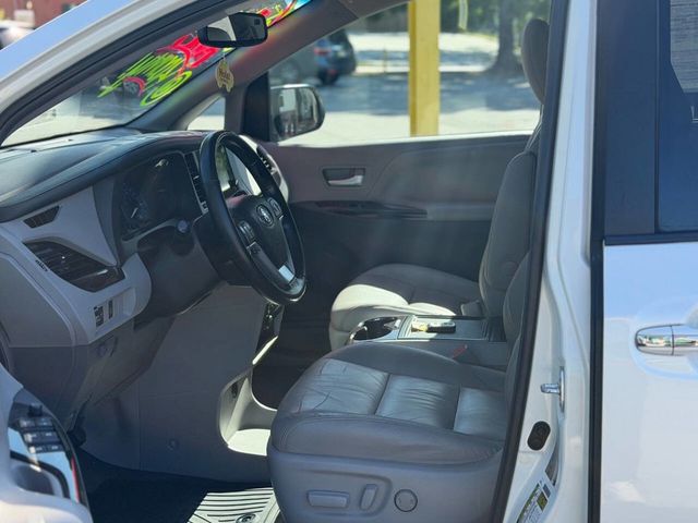 2016 Toyota Sienna XLE 7 Passenger Auto Access Seat 4dr Mini Van - 23014709 - 9