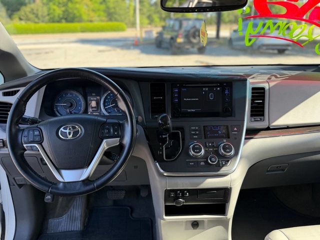 2016 Toyota Sienna XLE 7 Passenger Auto Access Seat 4dr Mini Van - 23014709 - 12