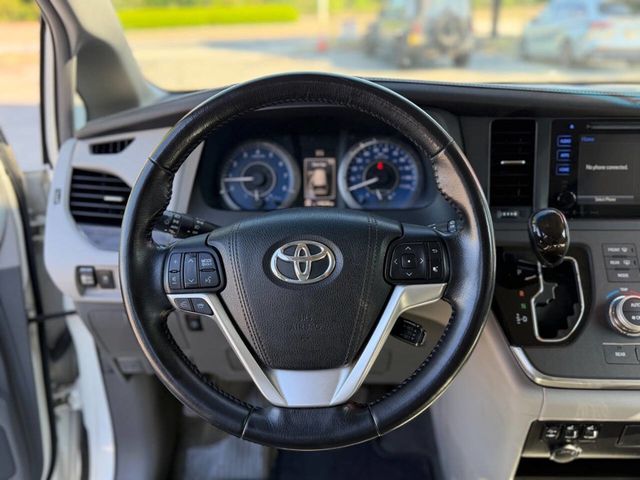2016 Toyota Sienna XLE 7 Passenger Auto Access Seat 4dr Mini Van - 23014709 - 13