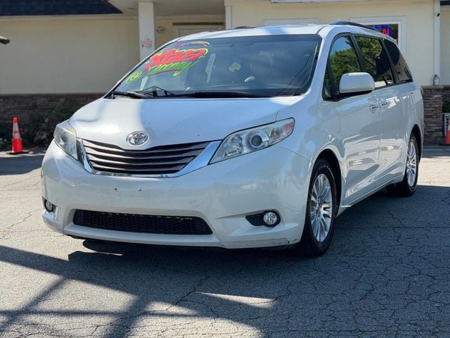 2016 Toyota Sienna XLE 7 Passenger Auto Access Seat 4dr Mini Van - 23014709 - 1