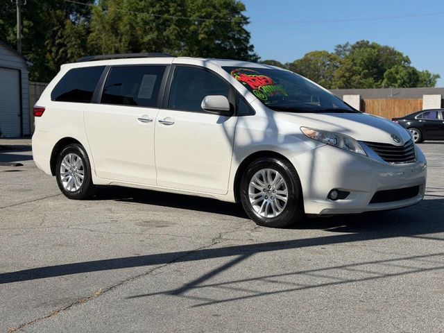 2016 Toyota Sienna XLE 7 Passenger Auto Access Seat 4dr Mini Van - 23014709 - 7