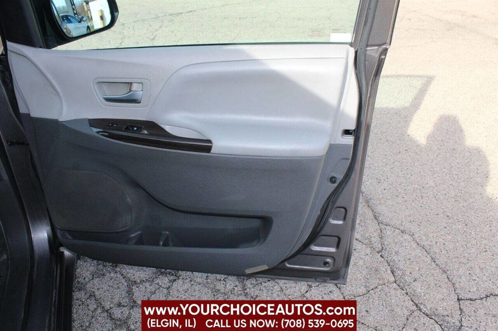 2016 Toyota Sienna XLE 7 Passenger Auto Access Seat 4dr Mini Van - 22608045 - 10