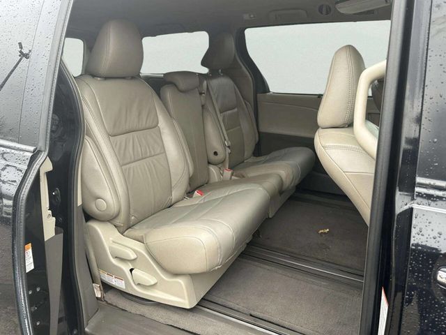 2016 Toyota Sienna XLE 7 Passenger Auto Access Seat 4dr Mini Van - 22952524 - 13