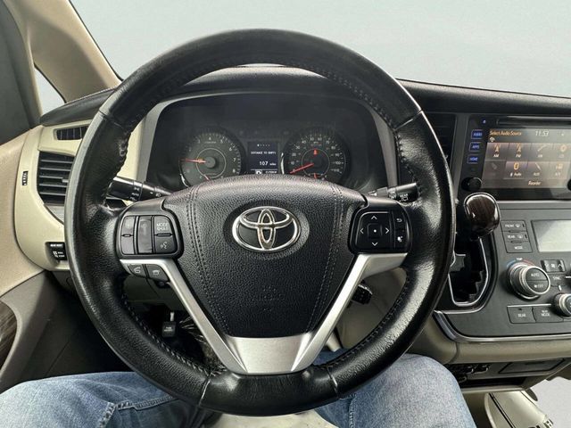 2016 Toyota Sienna XLE 7 Passenger Auto Access Seat 4dr Mini Van - 22952524 - 18