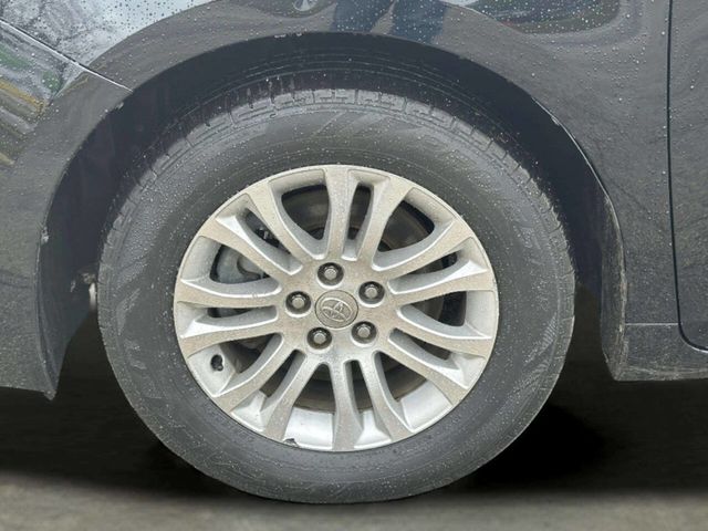 2016 Toyota Sienna XLE 7 Passenger Auto Access Seat 4dr Mini Van - 22952524 - 25