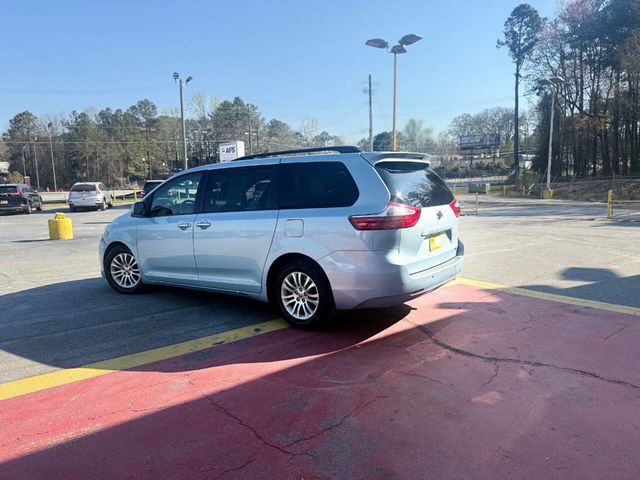 2016 Toyota Sienna XLE 8 Passenger 4dr Mini Van - 23001198 - 10