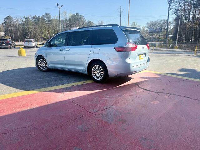 2016 Toyota Sienna XLE 8 Passenger 4dr Mini Van - 23001198 - 12