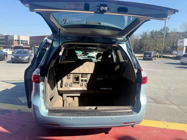 2016 Toyota Sienna XLE 8 Passenger 4dr Mini Van - 23001198 - 15