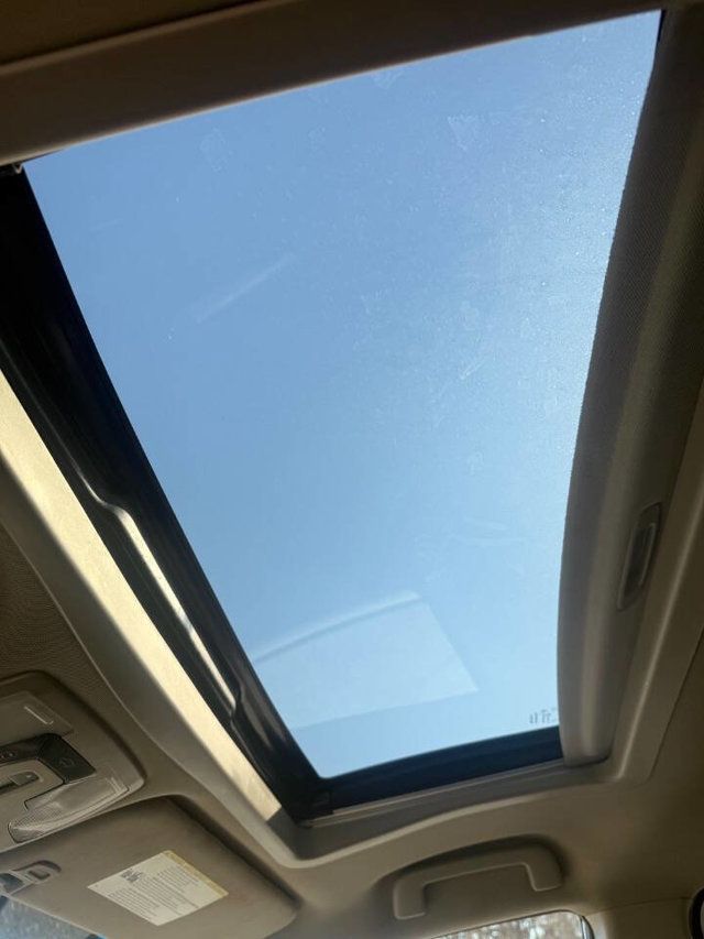 2016 Toyota Sienna XLE 8 Passenger 4dr Mini Van - 23001198 - 18