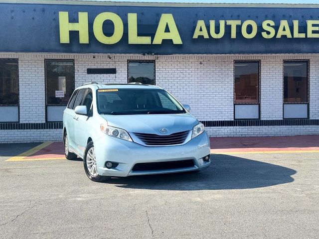 2016 Toyota Sienna XLE 8 Passenger 4dr Mini Van - 23001198 - 2