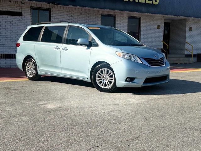 2016 Toyota Sienna XLE 8 Passenger 4dr Mini Van - 23001198 - 3