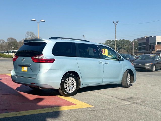 2016 Toyota Sienna XLE 8 Passenger 4dr Mini Van - 23001198 - 7