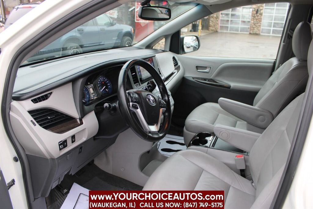 2016 Toyota Sienna XLE 8 Passenger 4dr Mini Van - 22263707 - 11
