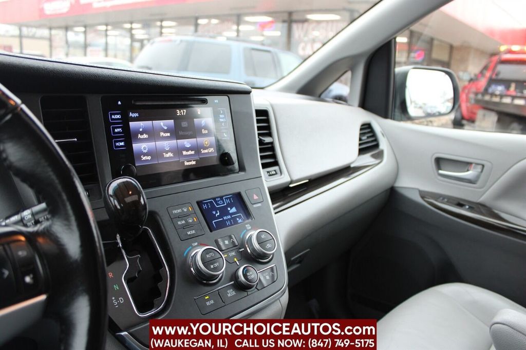2016 Toyota Sienna XLE 8 Passenger 4dr Mini Van - 22263707 - 33