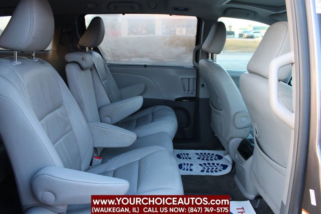 2016 Toyota Sienna XLE 8 Passenger 4dr Mini Van - 22311563 - 15