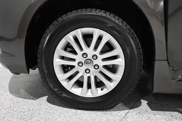 2016 Toyota Sienna XLE Mobility Handicap Van - 23043501 - 11