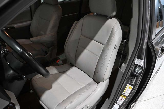 2016 Toyota Sienna XLE Mobility Handicap Van - 23043501 - 13