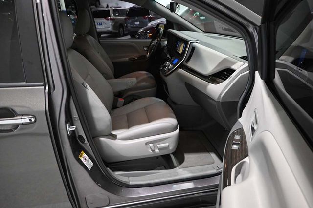 2016 Toyota Sienna XLE Mobility Handicap Van - 23043501 - 14