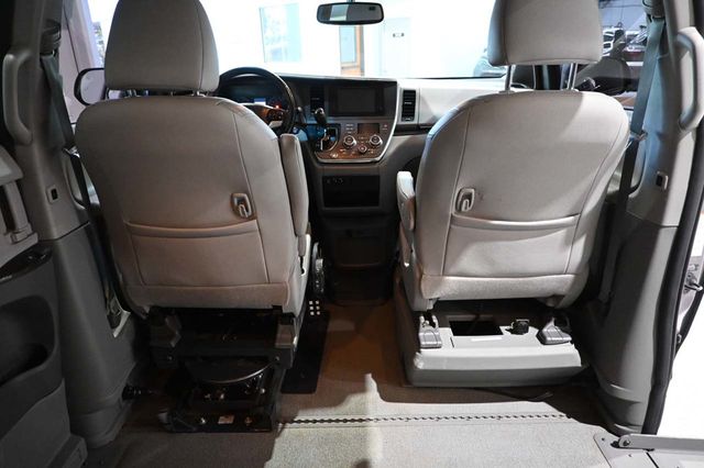2016 Toyota Sienna XLE Mobility Handicap Van - 23043501 - 19
