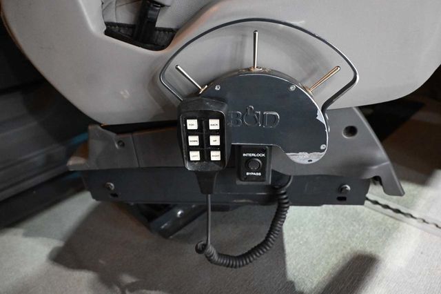 2016 Toyota Sienna XLE Mobility Handicap Van - 23043501 - 21