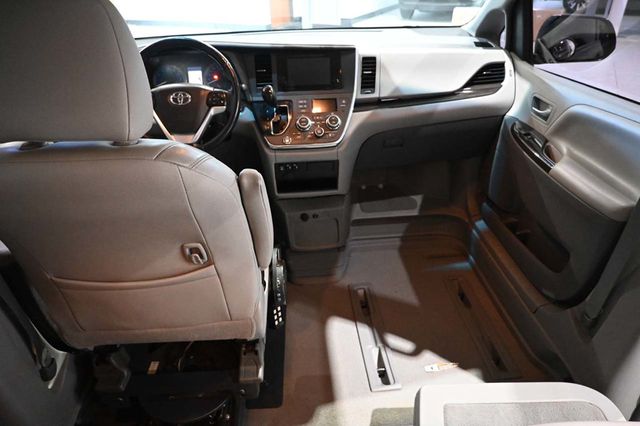 2016 Toyota Sienna XLE Mobility Handicap Van - 23043501 - 22