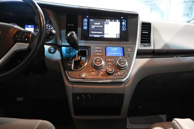 2016 Toyota Sienna XLE Mobility Handicap Van - 23043501 - 24