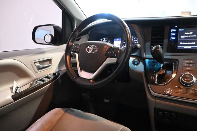 2016 Toyota Sienna XLE Mobility Handicap Van - 23043501 - 25