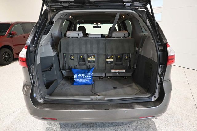 2016 Toyota Sienna XLE Mobility Handicap Van - 23043501 - 26