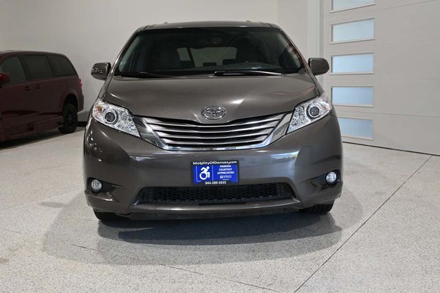 2016 Toyota Sienna XLE Mobility Handicap Van - 23043501 - 3