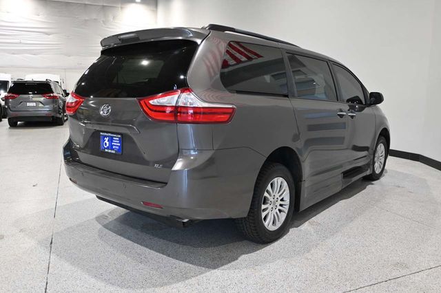 2016 Toyota Sienna XLE Mobility Handicap Van - 23043501 - 5