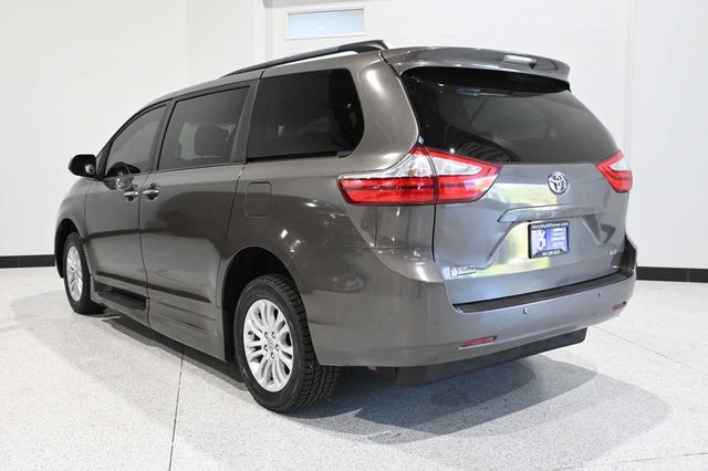 2016 Toyota Sienna XLE Mobility Handicap Van - 23043501 - 7
