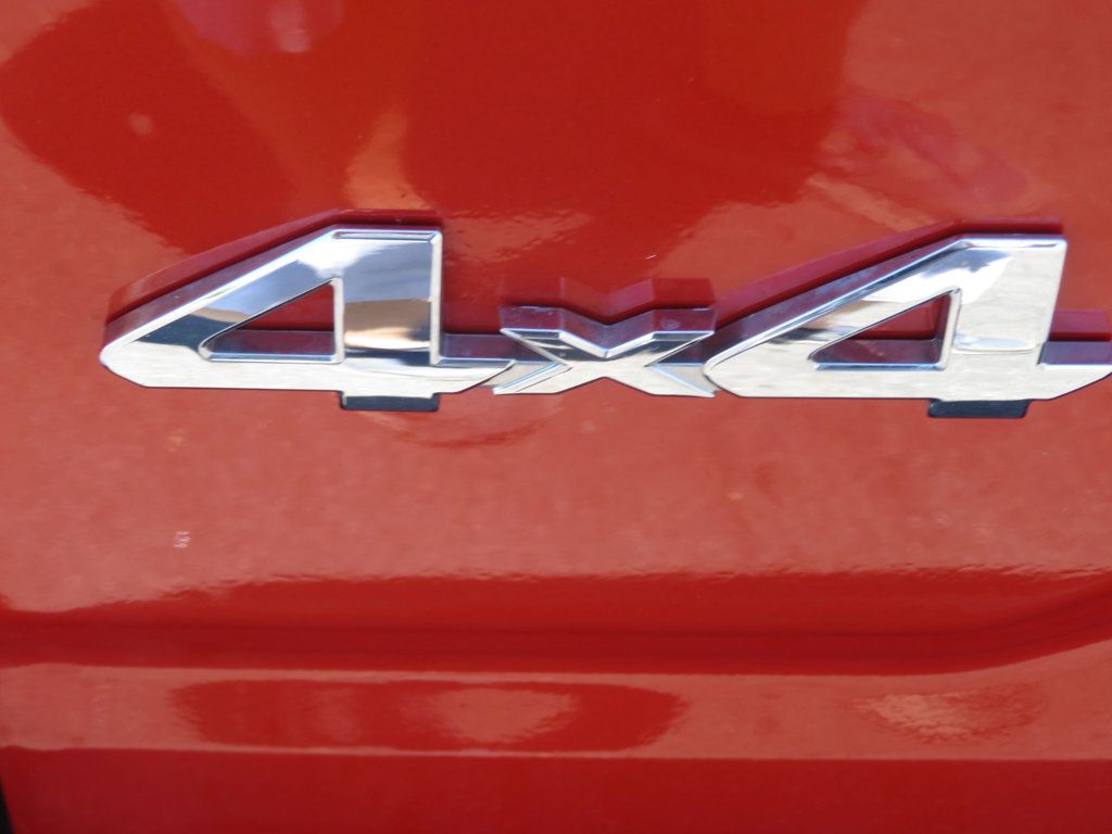2016 Toyota Tacoma SR5 photo 13