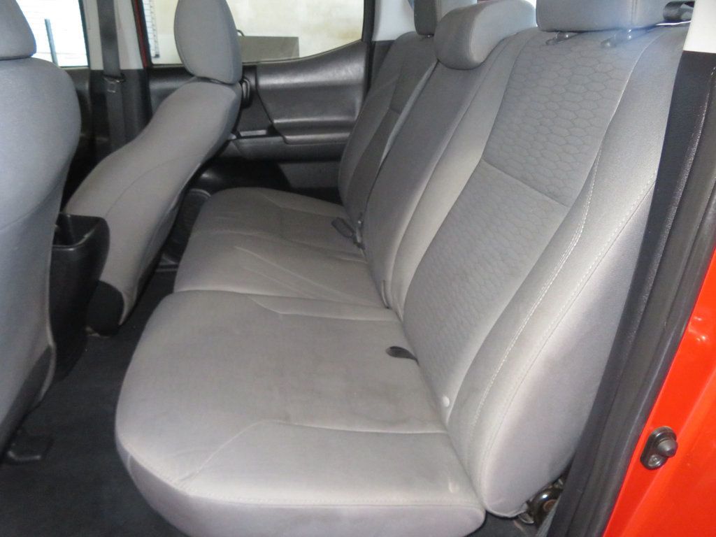 2016 Toyota Tacoma SR5 photo 26