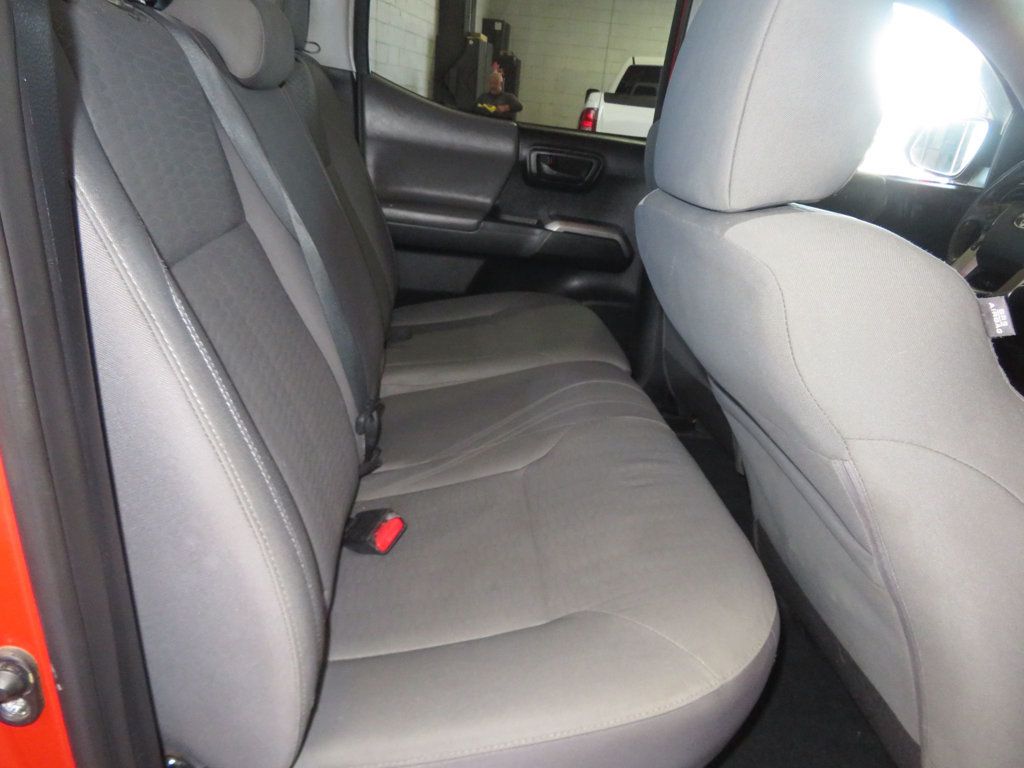 2016 Toyota Tacoma SR5 photo 28
