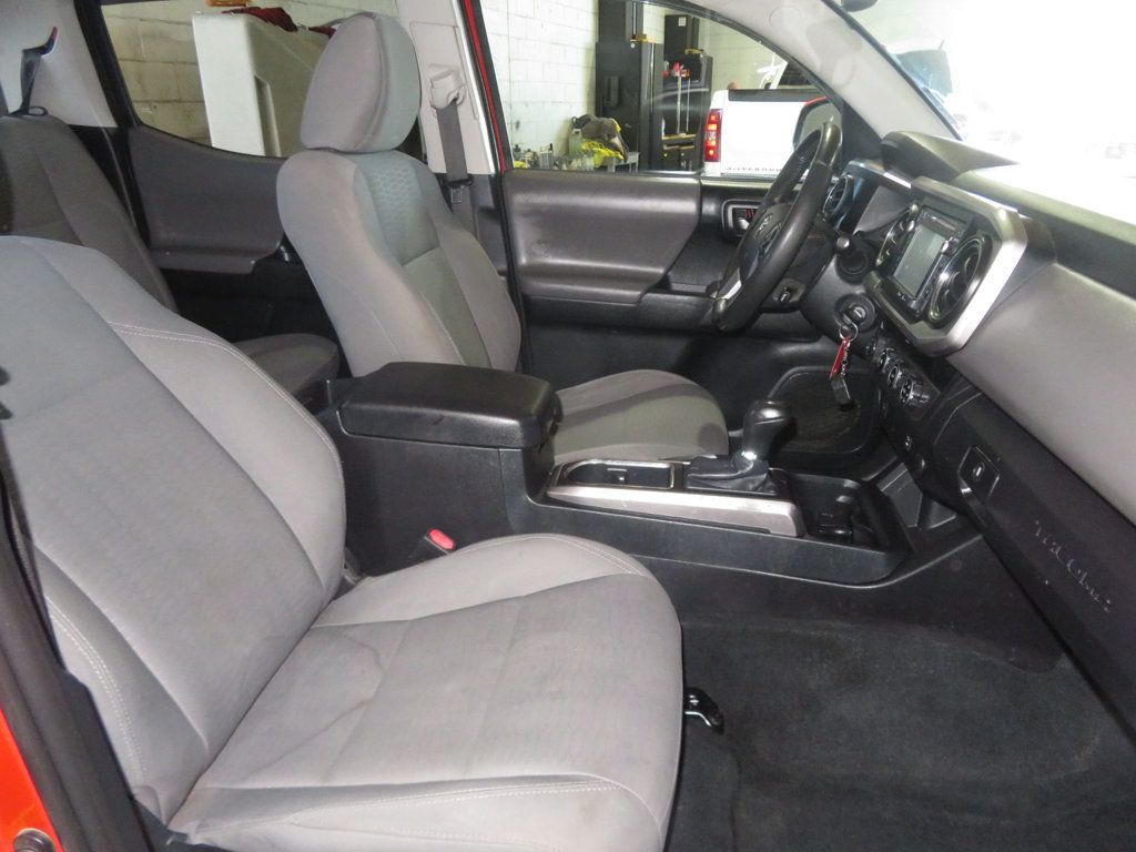 2016 Toyota Tacoma SR5 photo 35