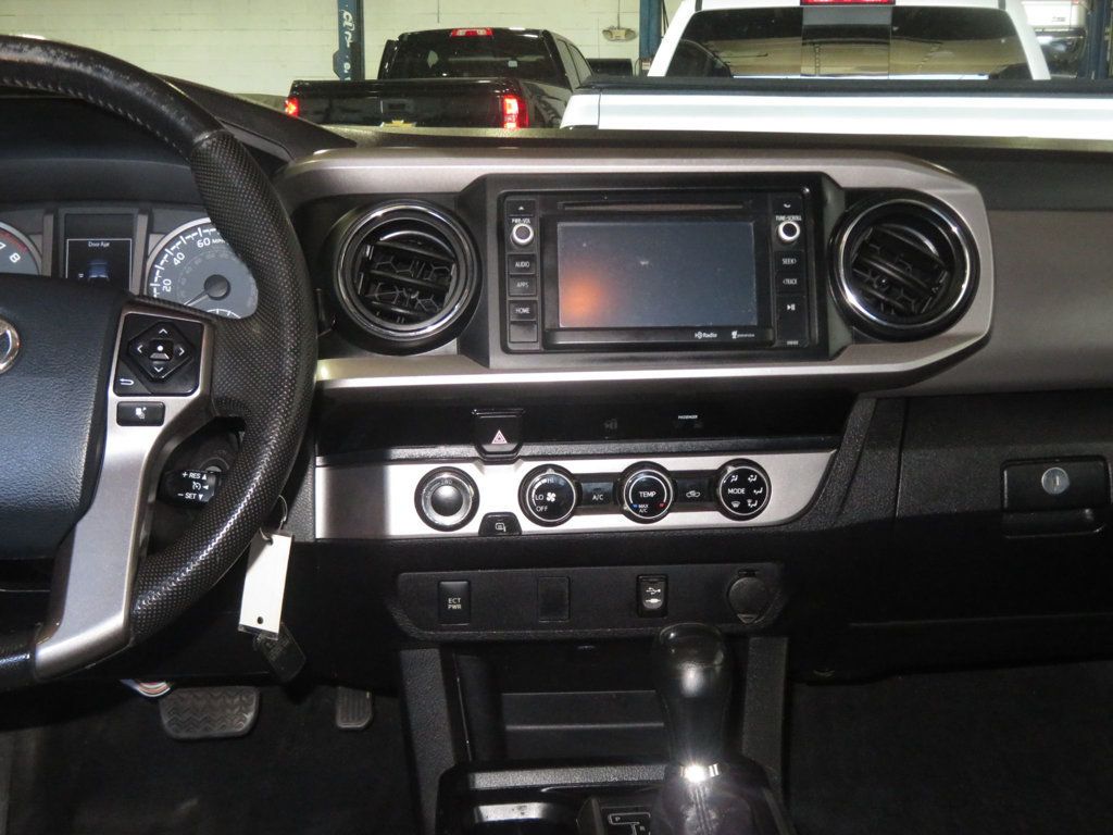 2016 Toyota Tacoma SR5 photo 38