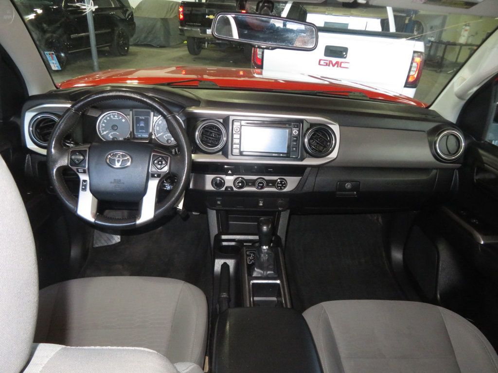 2016 Toyota Tacoma SR5 photo 39
