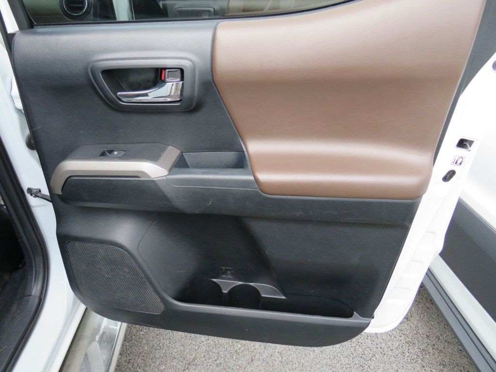 2016 Toyota Tacoma Limited Double Cab 4WD V6 Automatic - 22825459 - 16