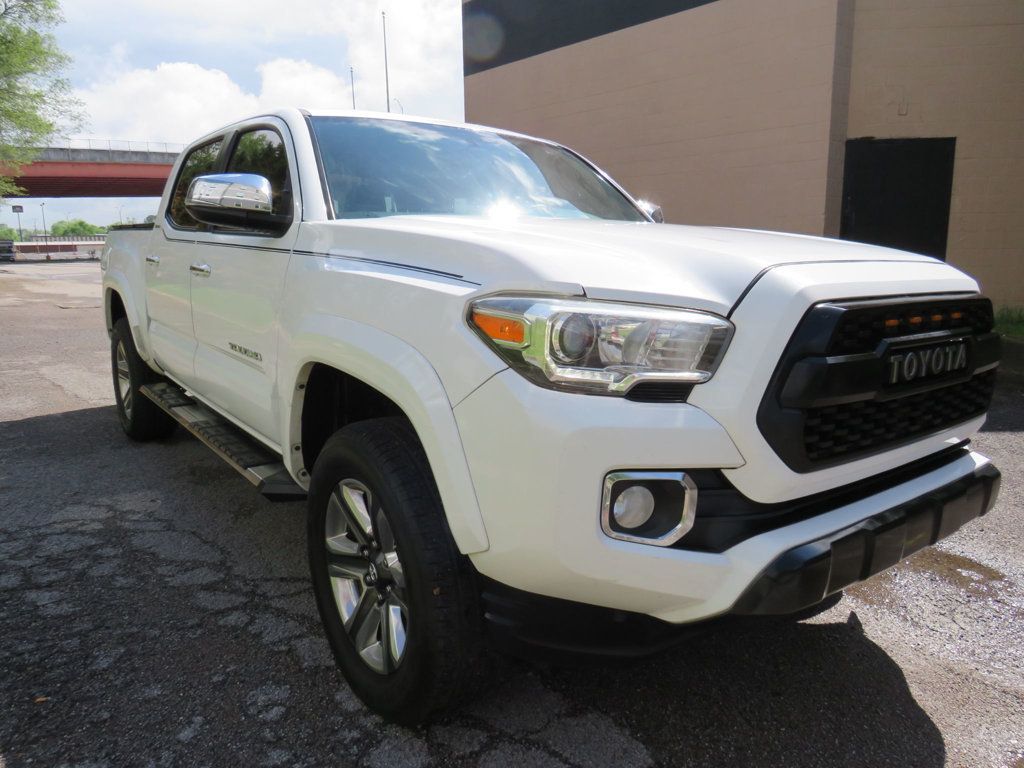 2016 Toyota Tacoma Limited Double Cab photo 4