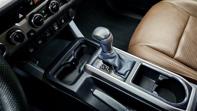 2016 Toyota Tacoma Limited Double Cab 4WD V6 Automatic w/ V6 Tow Package - 23019148 - 16