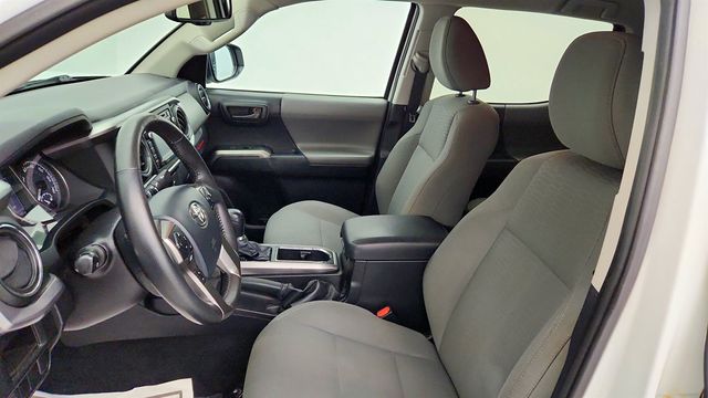 2016 Toyota Tacoma SR5 Double Cab 2WD V6 Automatic w/ Appearance Pkg & Towing Pkg - 23034729 - 17