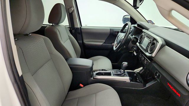 2016 Toyota Tacoma SR5 Double Cab 2WD V6 Automatic w/ Appearance Pkg & Towing Pkg - 23034729 - 21