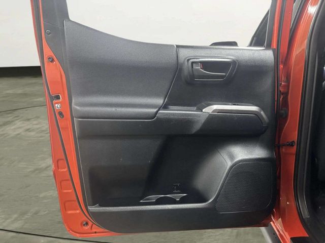 2016 Toyota Tacoma SR5 Double Cab 4WD LB V6 Automatic - 22985494 - 13