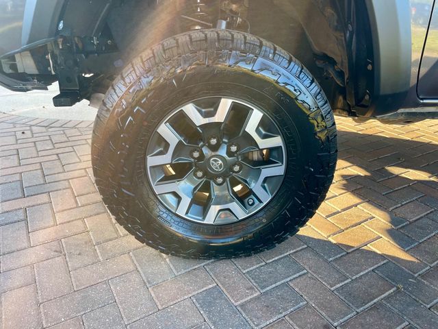 2016 Toyota Tacoma SR Double Cab 4WD V6 6-Speed Manual - 22941136 - 8